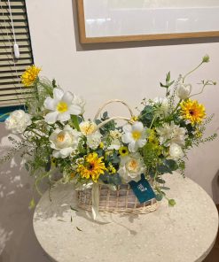 Giỏ hoa tone vàng mix Tulip size L - YN179