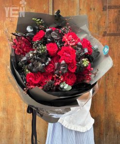 Valentine 06 - Bó hoa mix tone đỏ đen